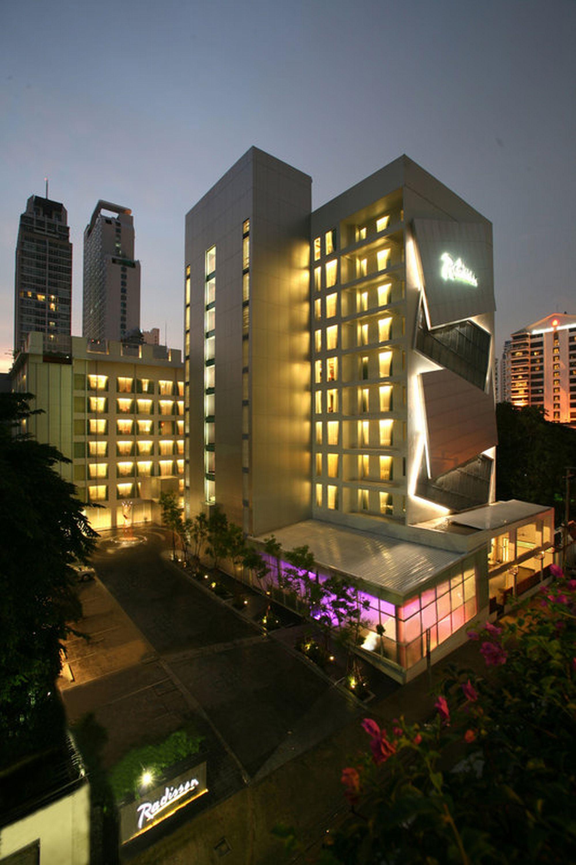 Radisson Suites Bangkok Sukhumvit Zewnętrze zdjęcie
